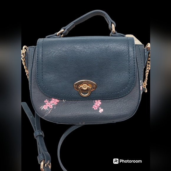 Lauren Conrad Crossbody Purse - Picture 2 of 11